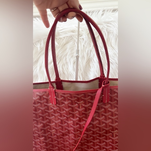 GOYARD St Louis PM, Red
With pouch and dust bag SOLD - Picture 10 of 17